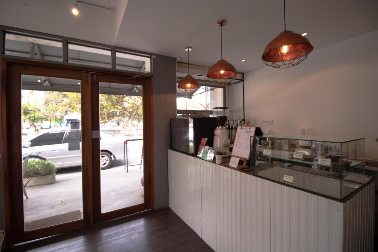 הוסטל צ'יאנג מאי Oon Poshtel X Cafe מראה חיצוני תמונה